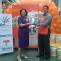  Dona The Home Depot 415 botes de pintura al DIF Tabasco