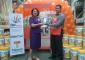  Dona The Home Depot 415 botes de pintura al DIF Tabasco